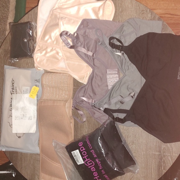 Maternity Clothing Bundle - Picture 12 of 12